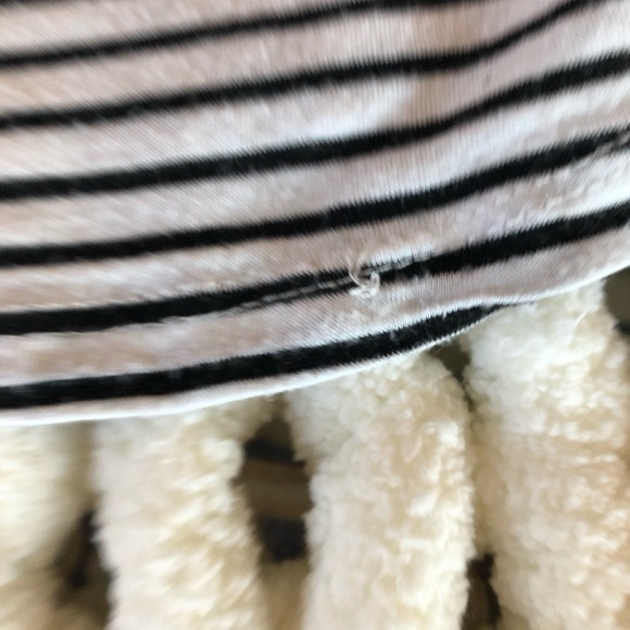 Striped Black and White Sleeveless Top - Picture 5 of 6